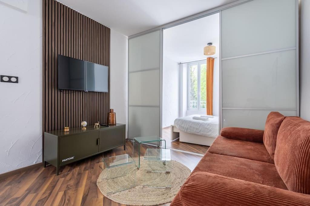 Apartment Make History -