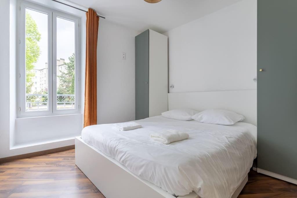 Apartment Make History - *
